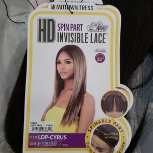 Motown Tress Cyrus wig